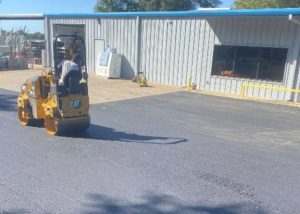 When Is the Best Time to Schedule Sealcoating for Your Driveway?
