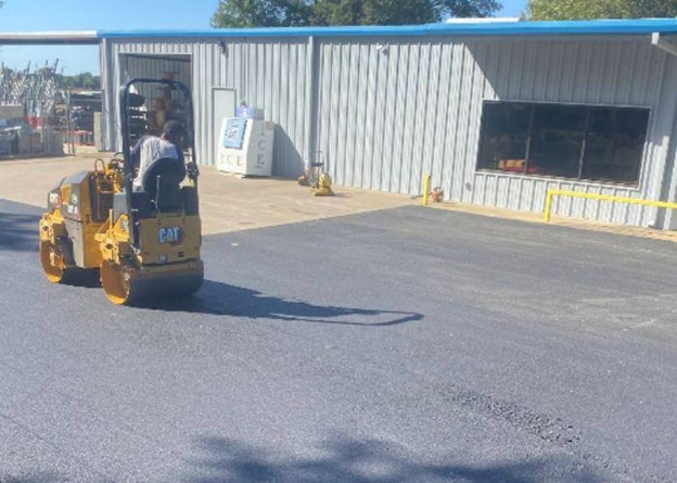 When Is the Best Time to Schedule Sealcoating for Your Driveway?